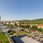 Guthaus Retreat With Balcony Daire Bratislava