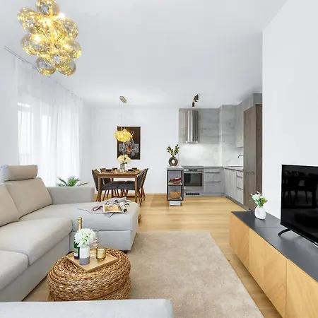 Lejlighed Guthaus Retreat With Balcony Bratislava