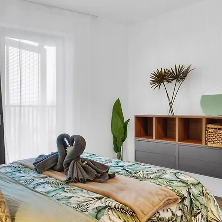 Guthaus Retreat With Balcony * Bratislava