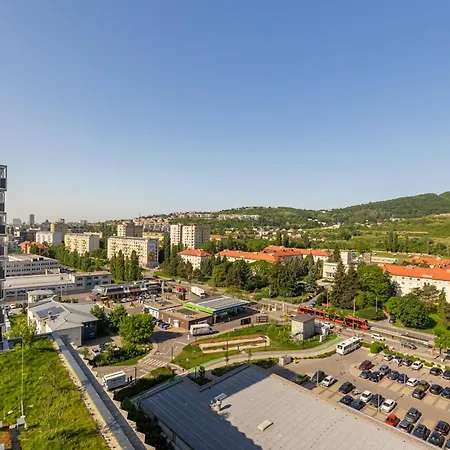 Guthaus Retreat With Balcony Appartamento Bratislava