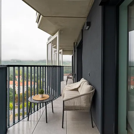 Guthaus Retreat With Balcony *