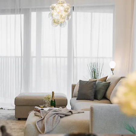 Guthaus Retreat With Balcony * Bratislava