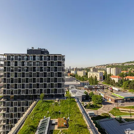 Guthaus Retreat With Balcony Bratislava