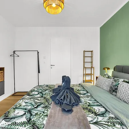 Guthaus Retreat With Balcony Bratislava