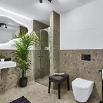 Apartmán Guthaus Retreat With Balcony *