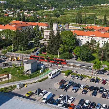 Guthaus Retreat With Balcony Apartmán Bratislava