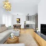 Appartamento Guthaus Retreat With Balcony Bratislava